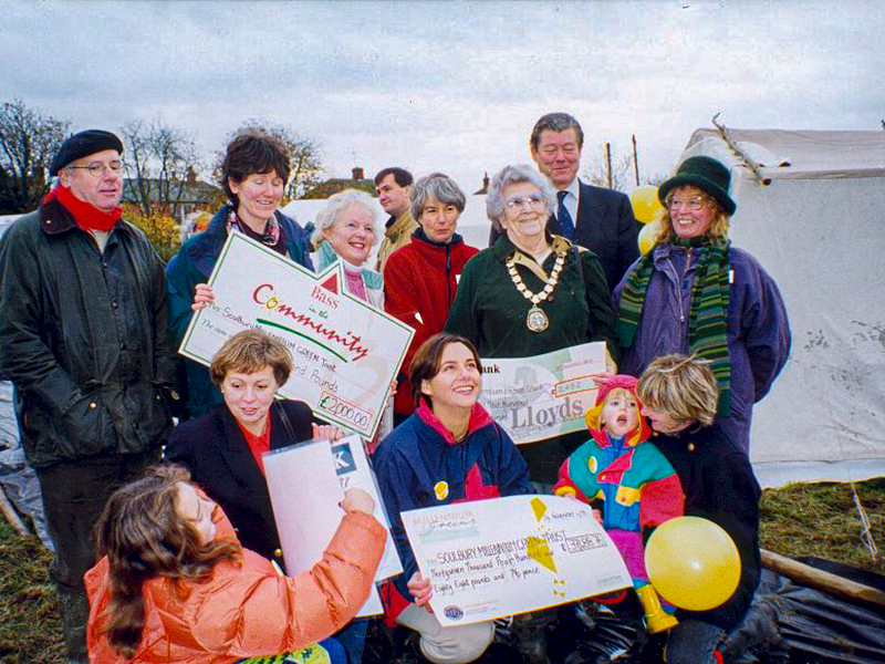 1 Sponsors cheque presentation - November 1997