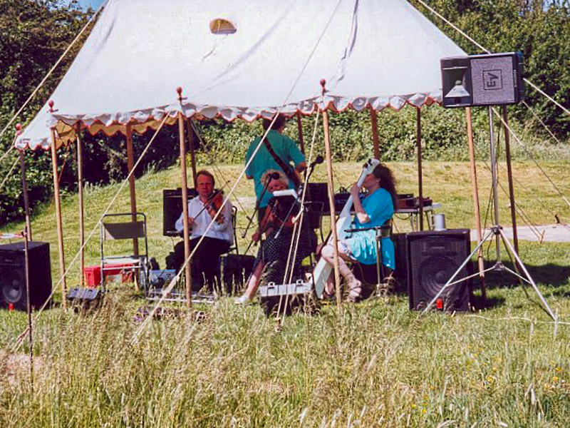 15 Music at the fair 2000