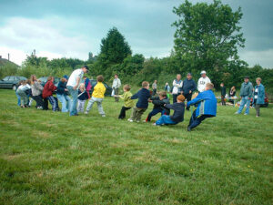 16 Tug o' War 2000