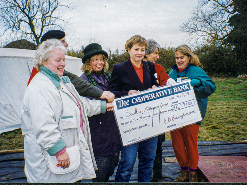 2 Cheque presentation - November 1997